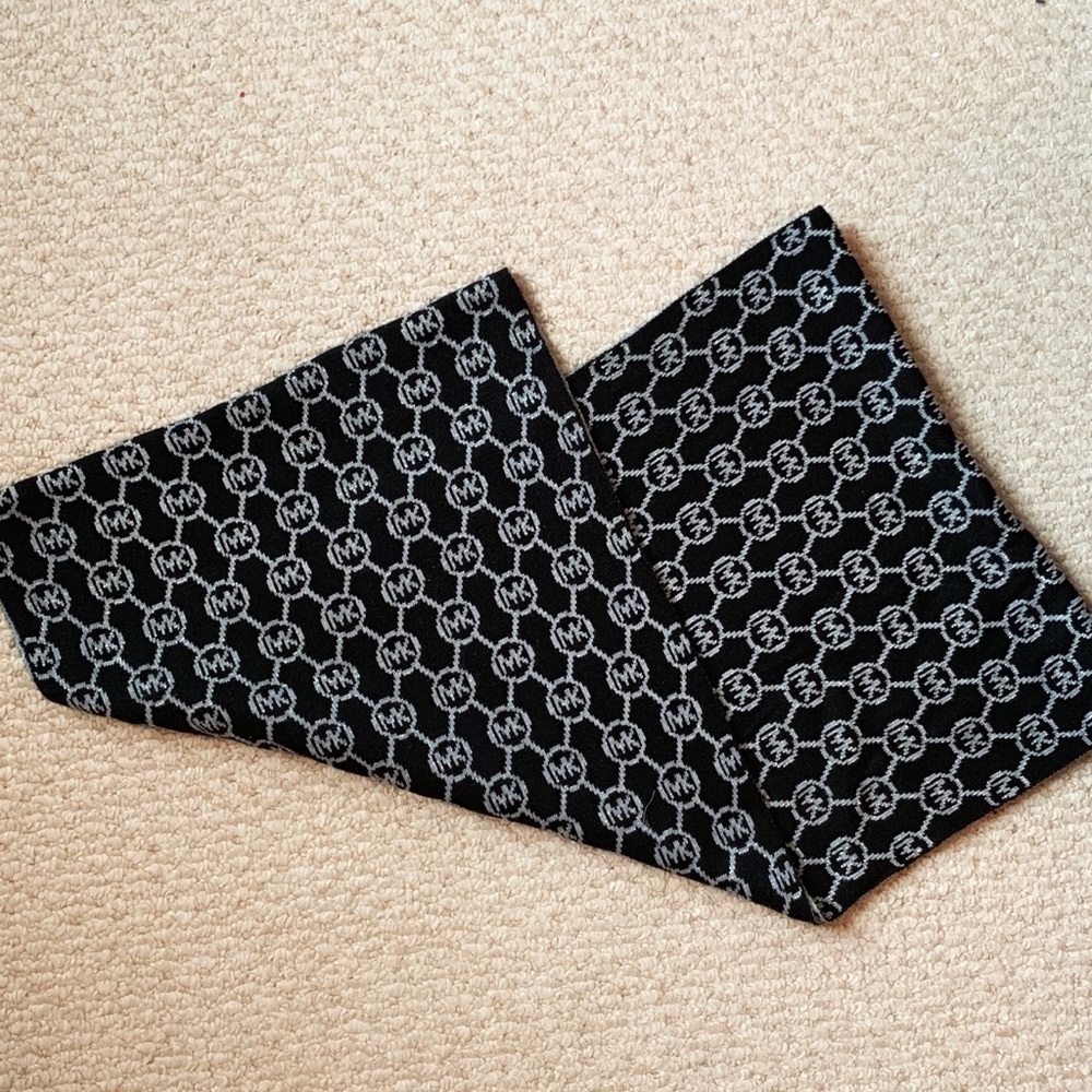 Michael Kors Infinity Scarf